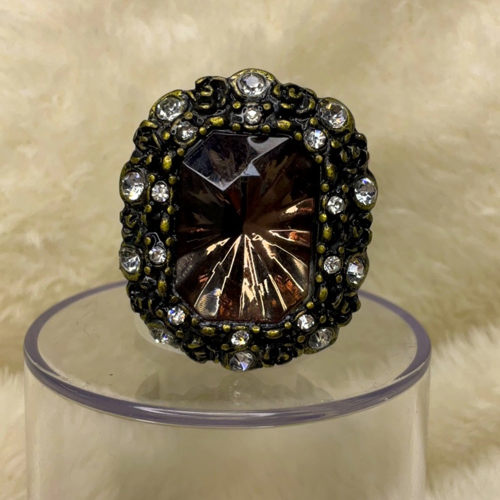 5/$25 - Vintage Art Deco Style Ring